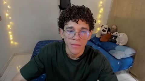 Tom Blue online show from November 24, 2025, 4:29 pm