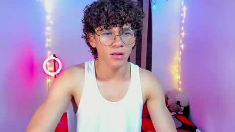 Tom Blue online show from May 12, 2026, 3:14 am