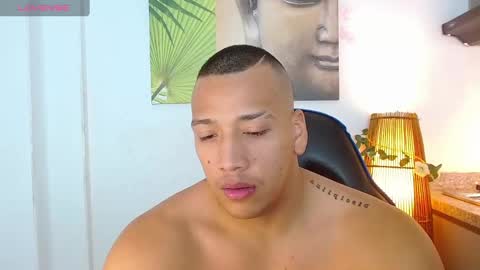 Tom muscle1 online show from January 25, 2025, 6:02 pm