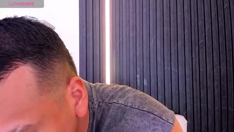 Tom muscle1 online show from October 23, 2025, 11:53 am