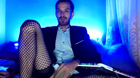 tomas gerauld. make me happy with 10000 tokens online show from January 13, 2025, 1:56 am