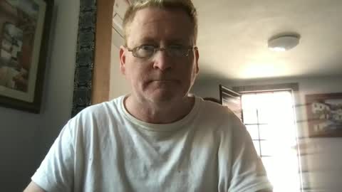 Hola online show from January 8, 2025, 8:39 pm