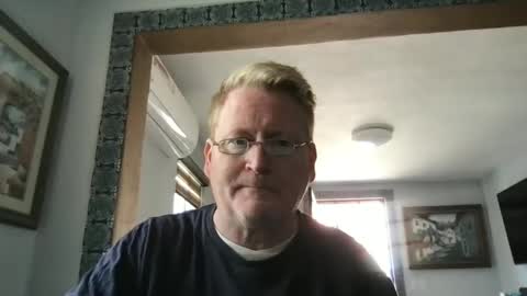 Hola online show from January 15, 2025, 8:48 pm