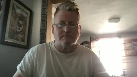 Hola online show from February 6, 2025, 5:30 pm