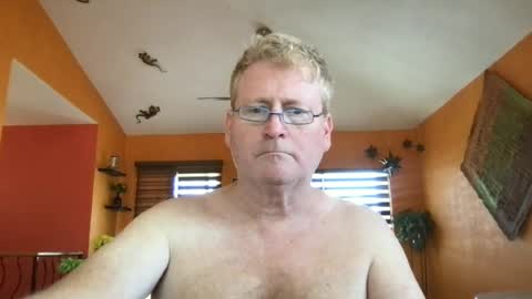 Snapshot of tomascausa chatting on June 17, 2026, 10:43 pm Hola online show from June 17, 2026, 10:43 pm