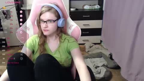 tomato_tease online show from October 10, 2025, 5:06 am