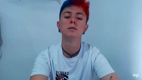 Snapshot of tomboyblue chatting on December 17, 2024, 9:27 pm Blue online show from December 17, 2024, 9:27 pm