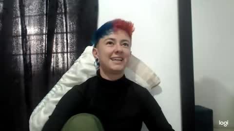 Snapshot of tomboyblue chatting on December 27, 2024, 9:43 pm Blue online show from December 27, 2024, 9:43 pm