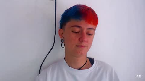 Snapshot of tomboyblue chatting on December 28, 2024, 5:25 pm Blue online show from December 28, 2024, 5:25 pm