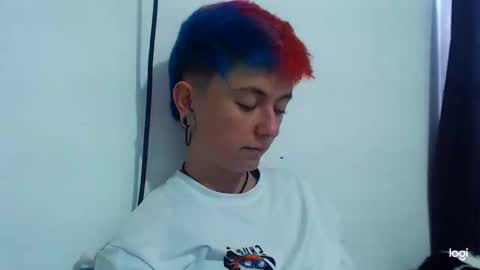 Snapshot of tomboyblue chatting on December 28, 2024, 8:25 pm Blue online show from December 28, 2024, 8:25 pm