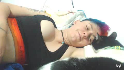 Snapshot of tomboyblue chatting on January 14, 2025, 3:01 am Blue online show from January 14, 2025, 3:01 am