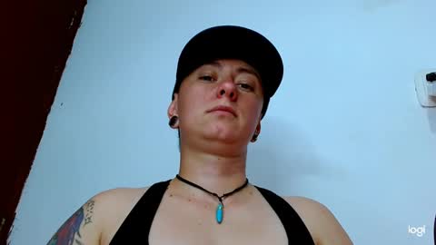 Snapshot of tomboyblue chatting on January 24, 2025, 1:45 am Blue online show from January 24, 2025, 1:45 am
