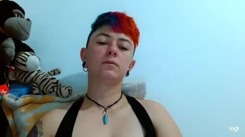 Snapshot of tomboyblue chatting on February 9, 2025, 3:01 pm Blue online show from February 9, 2025, 3:01 pm