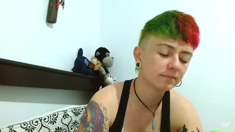 Snapshot of tomboyblue chatting on March 12, 2025, 10:28 pm Blue online show from March 12, 2025, 10:28 pm