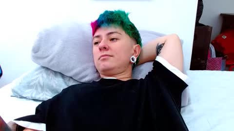 Blue online show from November 22, 2025, 4:28 pm