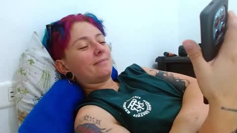 Blue online show from April 2, 2026, 6:27 pm