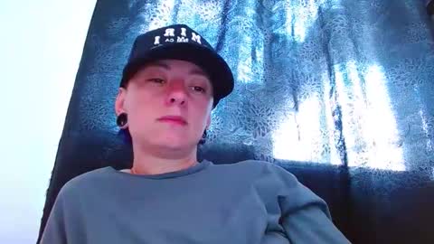 Blue online show from April 24, 2026, 7:27 pm