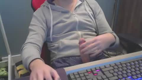 tomin3m online show from January 9, 2025, 7:40 pm