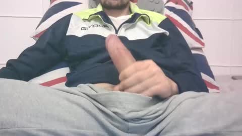 Snapshot of tommaso9046 chatting on February 2, 2025, 3:39 pm tommaso9046 online show from February 2, 2025, 3:39 pm