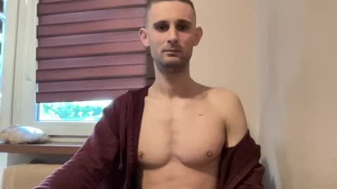 tommilovee online show from April 11, 2026, 2:32 pm