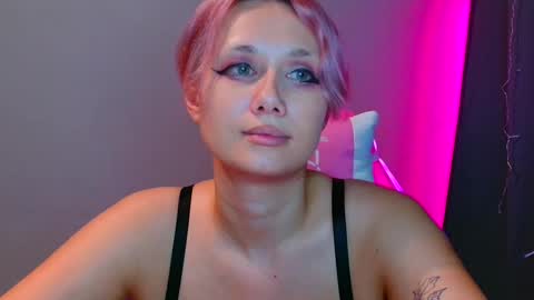 Snapshot of tommioo7 chatting on February 11, 2025, 3:29 am Galadriel online show from February 11, 2025, 3:29 am