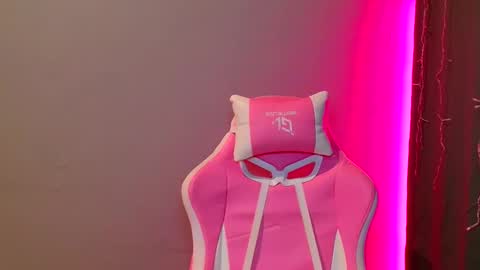 Snapshot of tommioo7 chatting on February 14, 2025, 7:12 pm Galadriel online show from February 14, 2025, 7:12 pm