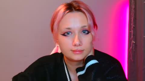 Snapshot of tommioo7 chatting on February 19, 2025, 1:29 am Galadriel online show from February 19, 2025, 1:29 am