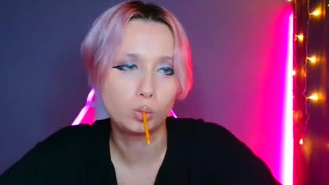 Snapshot of tommioo7 chatting on February 20, 2025, 10:37 pm Galadriel online show from February 20, 2025, 10:37 pm