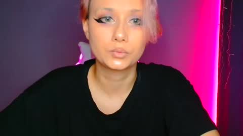 Snapshot of tommioo7 chatting on February 22, 2025, 10:52 pm Galadriel online show from February 22, 2025, 10:52 pm