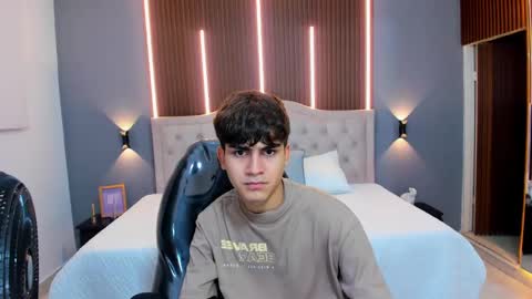 Snapshot of tommy18__ chatting on September 16, 2025, 3:29 am Tommy online show from September 16, 2025, 3:29 am