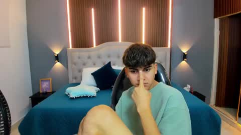 Snapshot of tommy18__ chatting on October 7, 2025, 3:25 am Tommy online show from October 7, 2025, 3:25 am