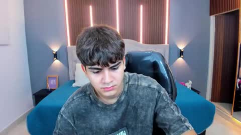 Tommy  online show from November 26, 2025, 3:29 am