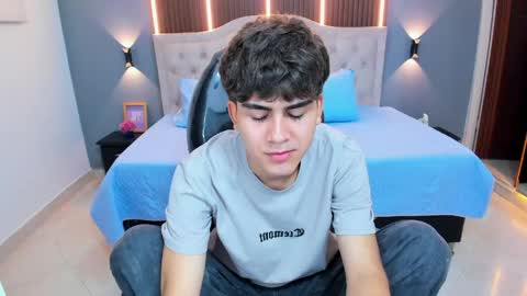 Snapshot of tommy18__ chatting on April 23, 2026, 3:52 am Tommy online show from April 23, 2026, 3:52 am