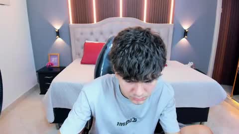 Snapshot of tommy18__ chatting on April 30, 2026, 4:30 am Tommy online show from April 30, 2026, 4:30 am