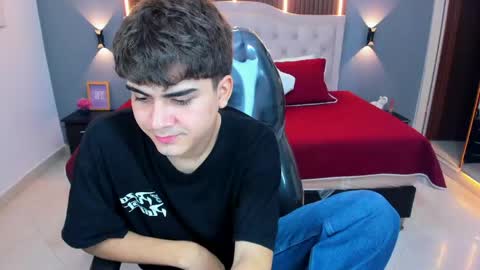 Snapshot of tommy18__ chatting on May 15, 2026, 4:08 am Tommy online show from May 15, 2026, 4:08 am