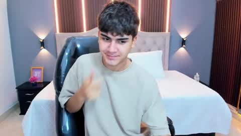 Snapshot of tommy18__ chatting on May 20, 2026, 3:24 am Tommy online show from May 20, 2026, 3:24 am