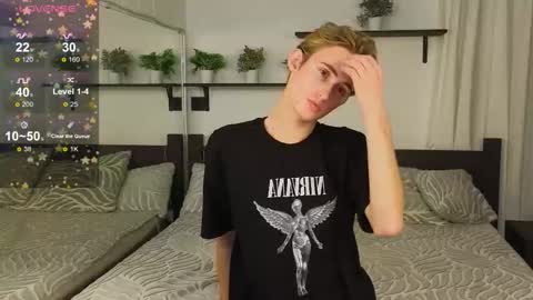 Snapshot of tommy18xxx chatting on October 24, 2025, 8:27 pm Tommy online show from October 24, 2025, 8:27 pm