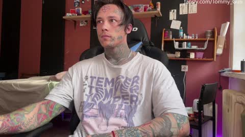 Snapshot of tommy__gun_ chatting on December 12, 2024, 8:47 am Tommy and Katana online show from December 12, 2024, 8:47 am