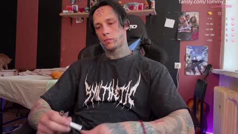 Snapshot of tommy__gun_ chatting on December 16, 2024, 8:41 am Tommy and Katana online show from December 16, 2024, 8:41 am