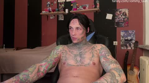 Snapshot of tommy__gun_ chatting on December 17, 2024, 9:05 pm Tommy and Katana online show from December 17, 2024, 9:05 pm