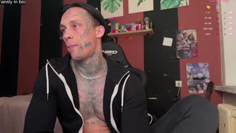 Snapshot of tommy__gun_ chatting on December 29, 2024, 5:33 pm Tommy and Katana online show from December 29, 2024, 5:33 pm