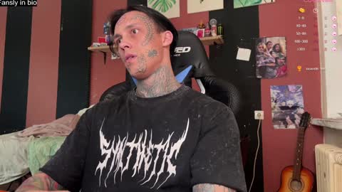 Snapshot of tommy__gun_ chatting on January 2, 2025, 3:19 pm Tommy and Katana online show from January 2, 2025, 3:19 pm