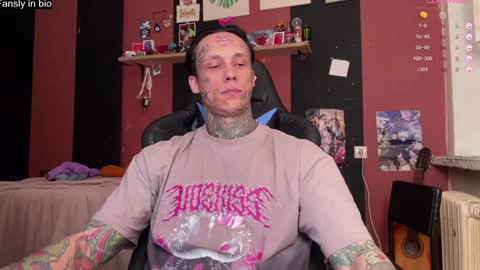 Snapshot of tommy__gun_ chatting on January 4, 2025, 6:09 pm Tommy and Katana online show from January 4, 2025, 6:09 pm