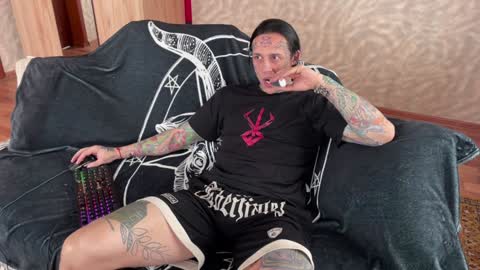 Snapshot of tommy__gun_ chatting on January 29, 2025, 9:23 am Tommy and Katana online show from January 29, 2025, 9:23 am