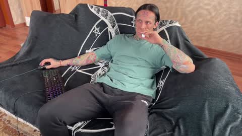 Snapshot of tommy__gun_ chatting on February 3, 2025, 6:56 am Tommy and Katana online show from February 3, 2025, 6:56 am