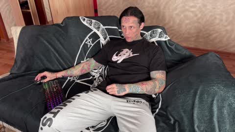 Snapshot of tommy__gun_ chatting on February 4, 2025, 10:10 am Tommy and Katana online show from February 4, 2025, 10:10 am