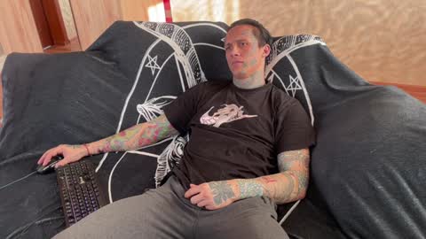 Snapshot of tommy__gun_ chatting on February 5, 2025, 6:56 am Tommy and Katana online show from February 5, 2025, 6:56 am