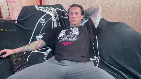 Snapshot of tommy__gun_ chatting on February 9, 2025, 6:43 am Tommy and Katana online show from February 9, 2025, 6:43 am