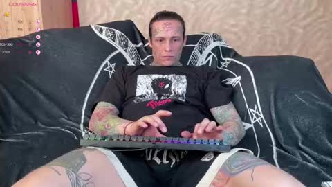 Snapshot of tommy__gun_ chatting on February 14, 2025, 11:21 am Tommy and Katana online show from February 14, 2025, 11:21 am