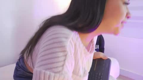 Blue  online show from December 18, 2025, 1:50 pm